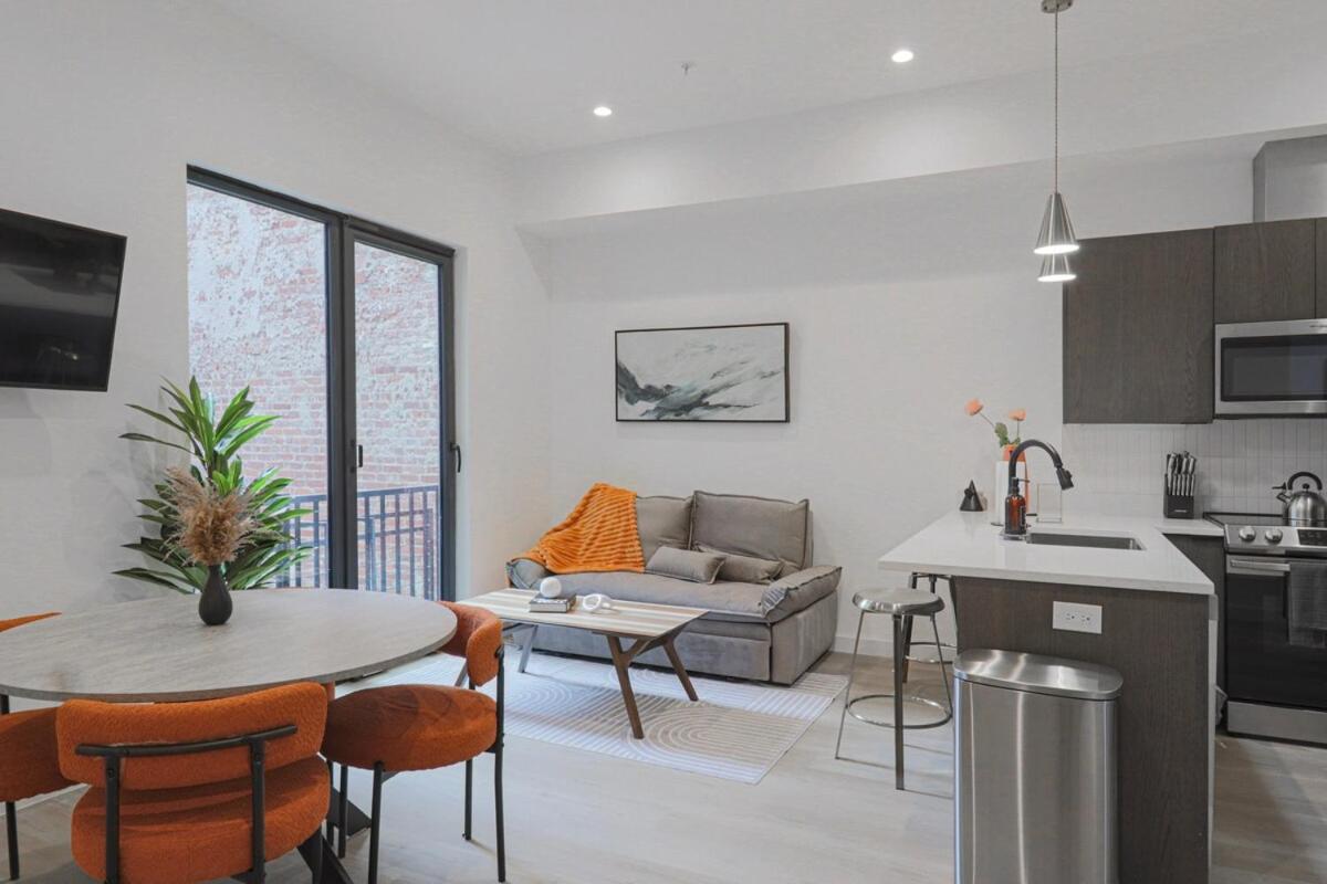 Unit 4 Studio Queen plus Sofa Bed DC Convention Centre