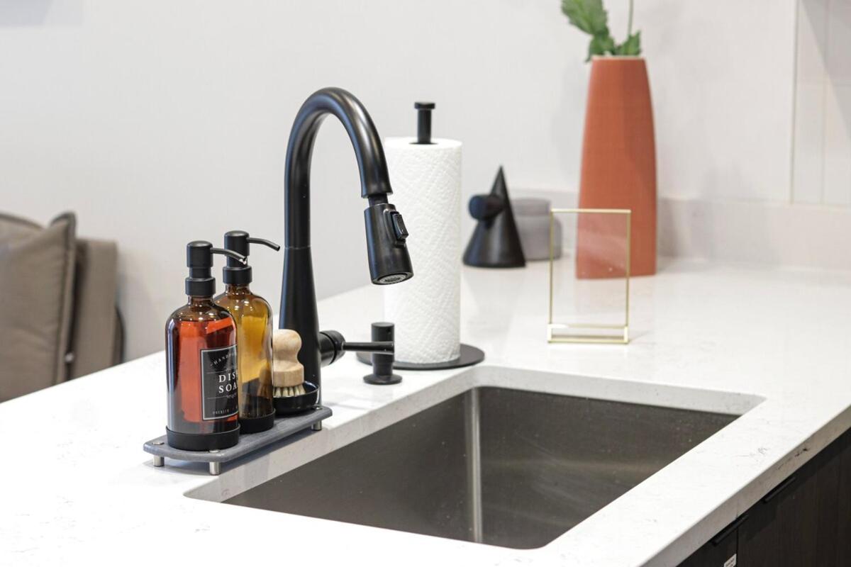 Unit 4 Studio Queen plus Sofa Bed DC Convention Centre