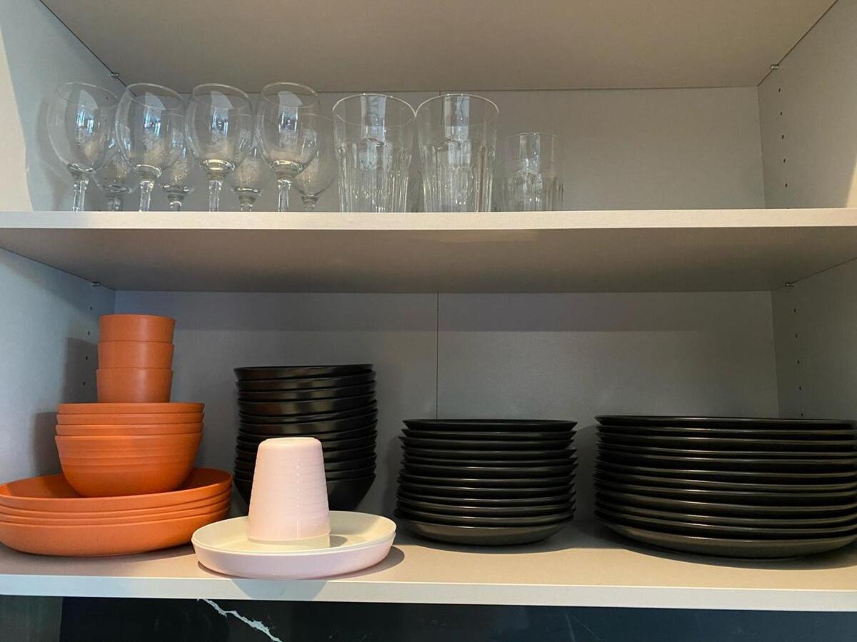 Unit 4 Studio Queen plus Sofa Bed DC Convention Centre