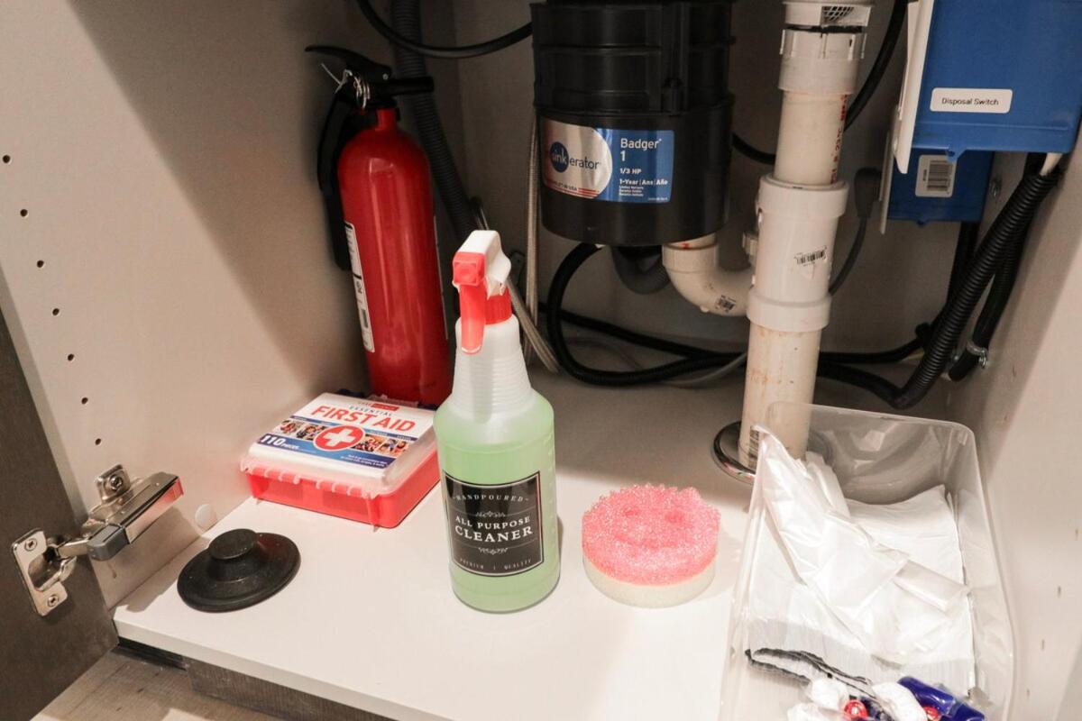 Unit 4 Studio Queen plus Sofa Bed DC Convention Centre