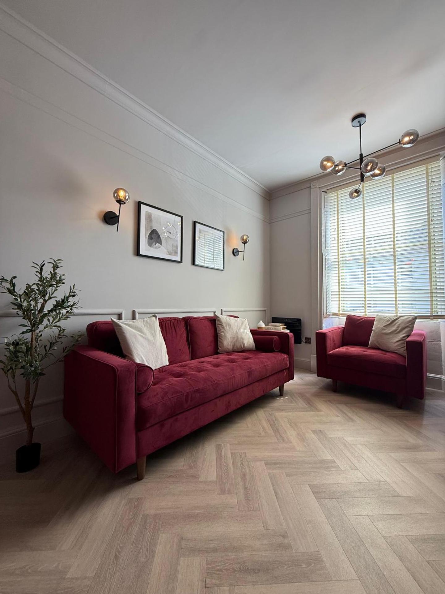 Stunning Town Centre Apartments with Spa facilities