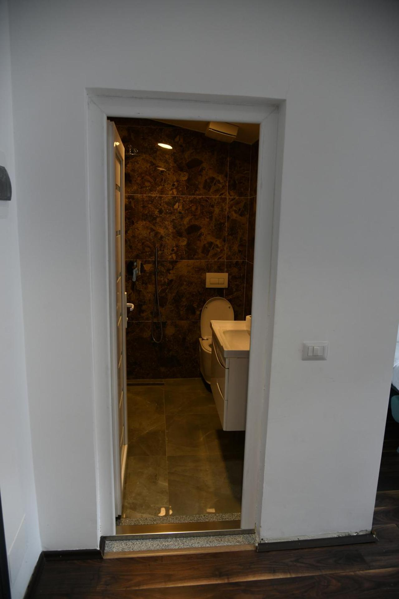 Two Brothers B A&S Hotel Bar & Restaurant