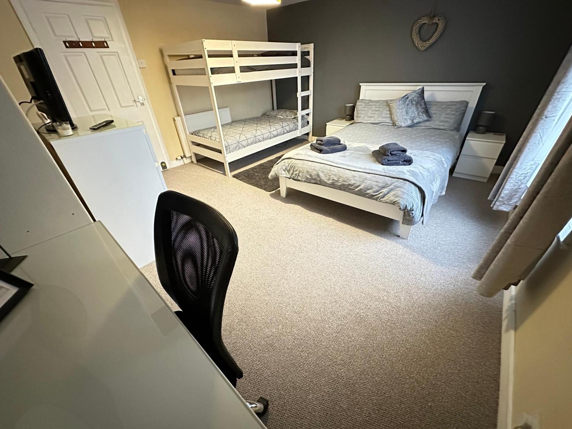 Llanidloes Townhouse-pet-friendly-sleeps 7-Mid Wales