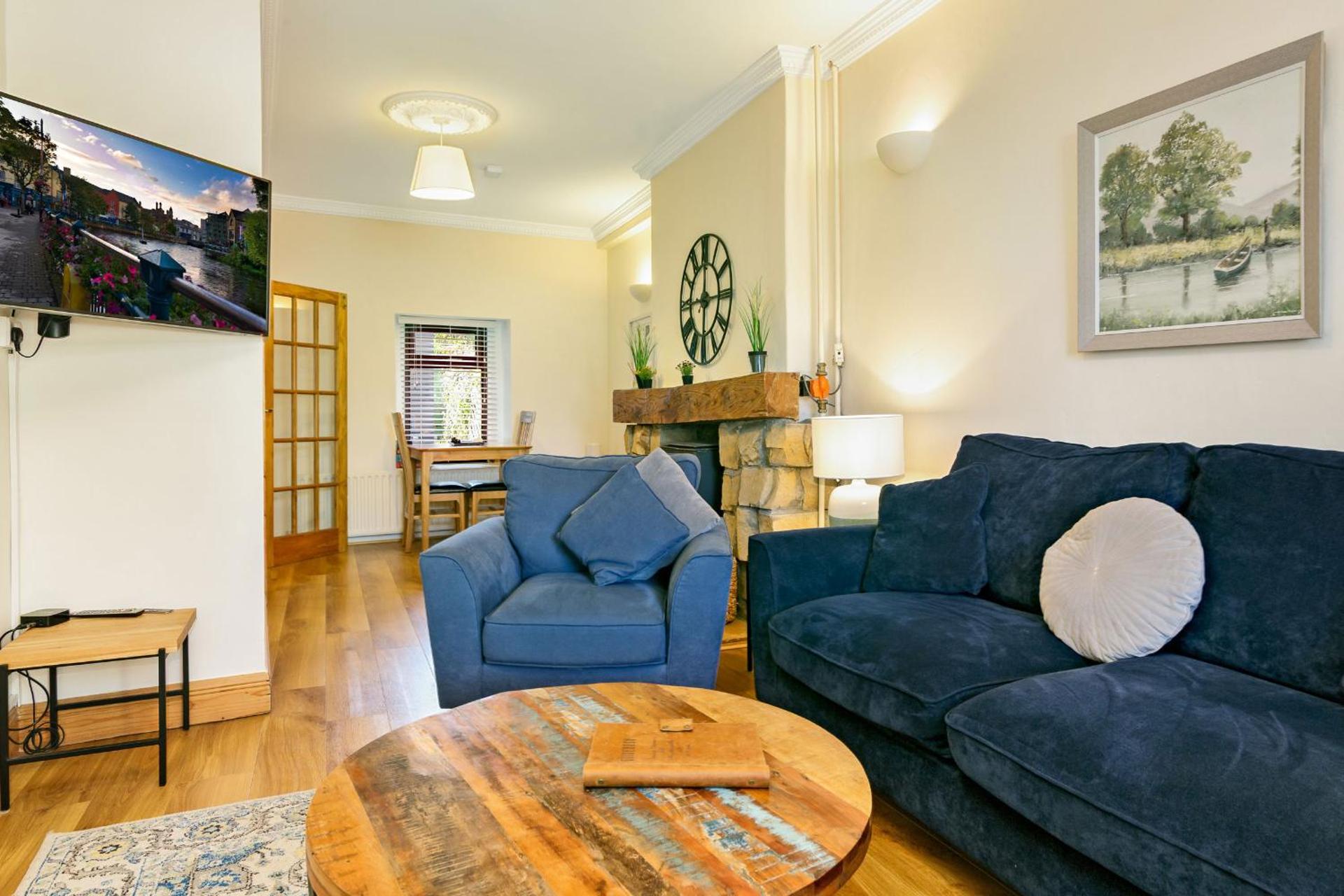 Communal lounge/ TV room