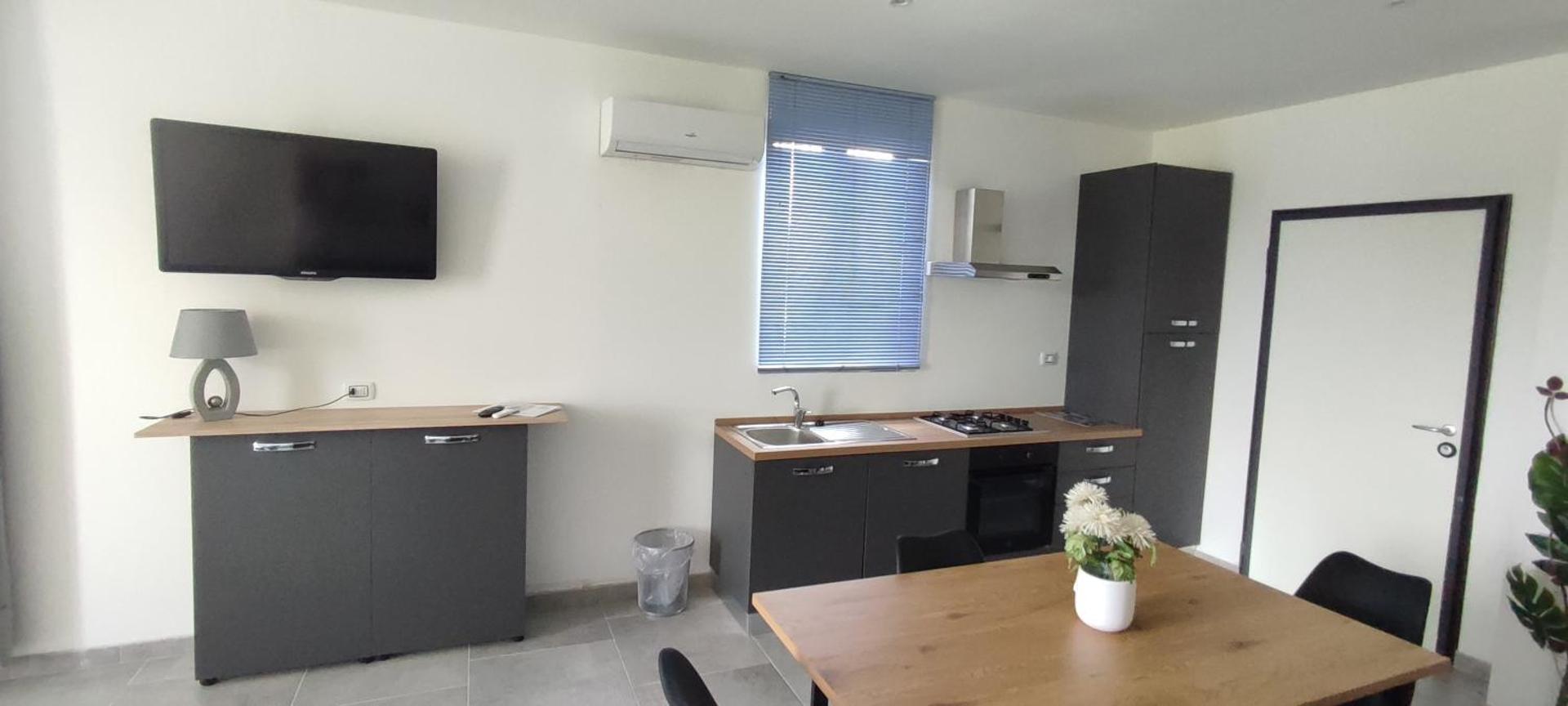 Kitchen or kitchenette