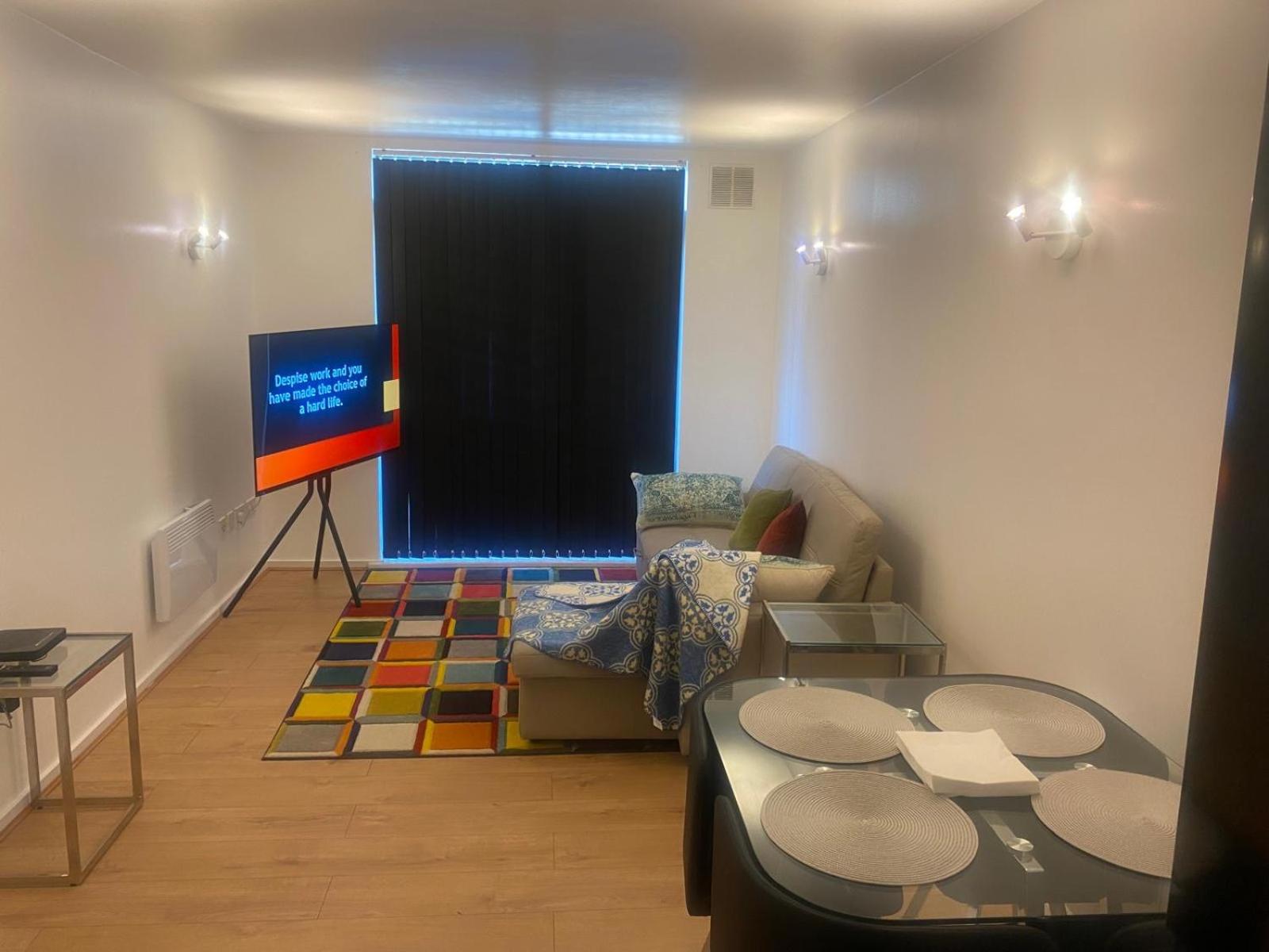 Communal lounge/ TV room