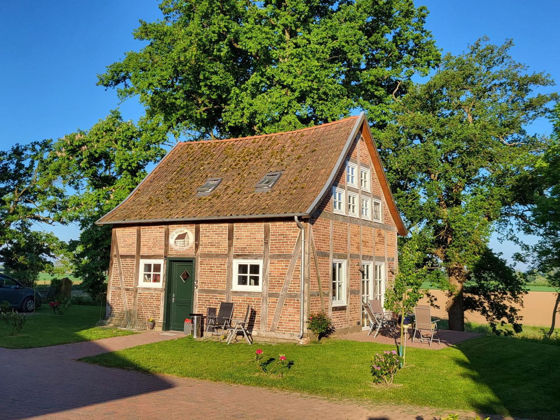 Altes Backhaus Bauernhof Vogel