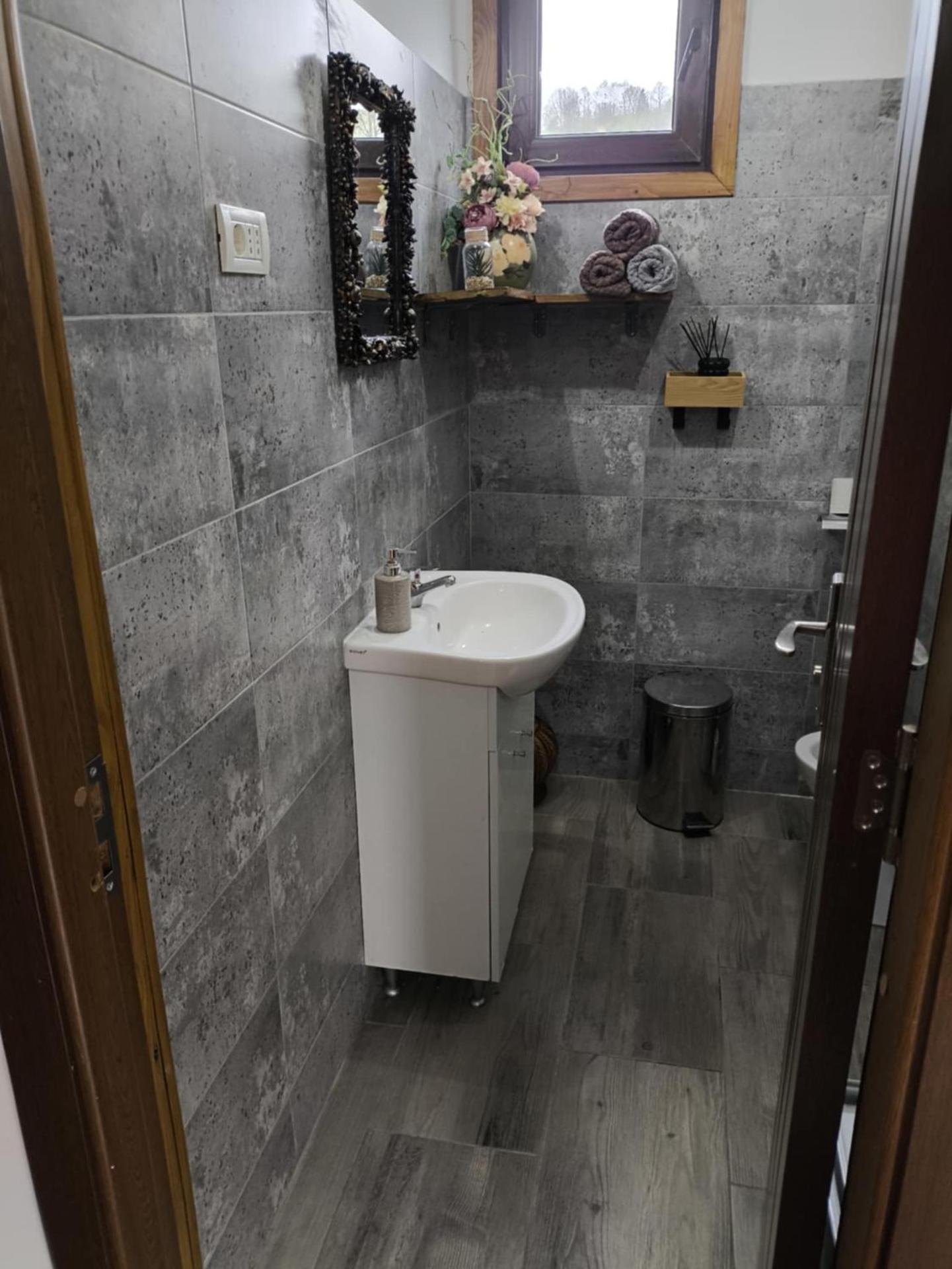 Cabana de lemn Lacul Bicaz