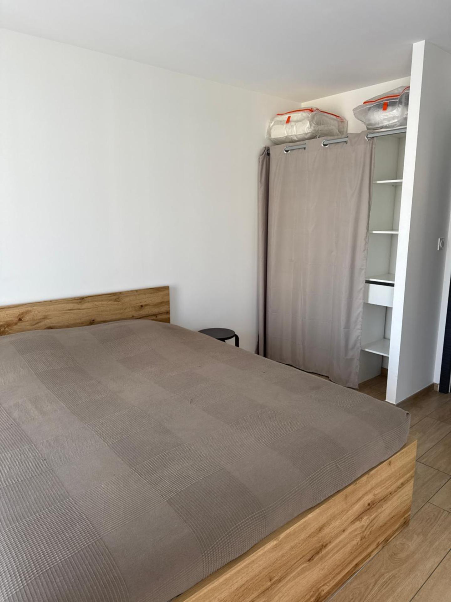 Appartements neufs avec garages dans maison de village