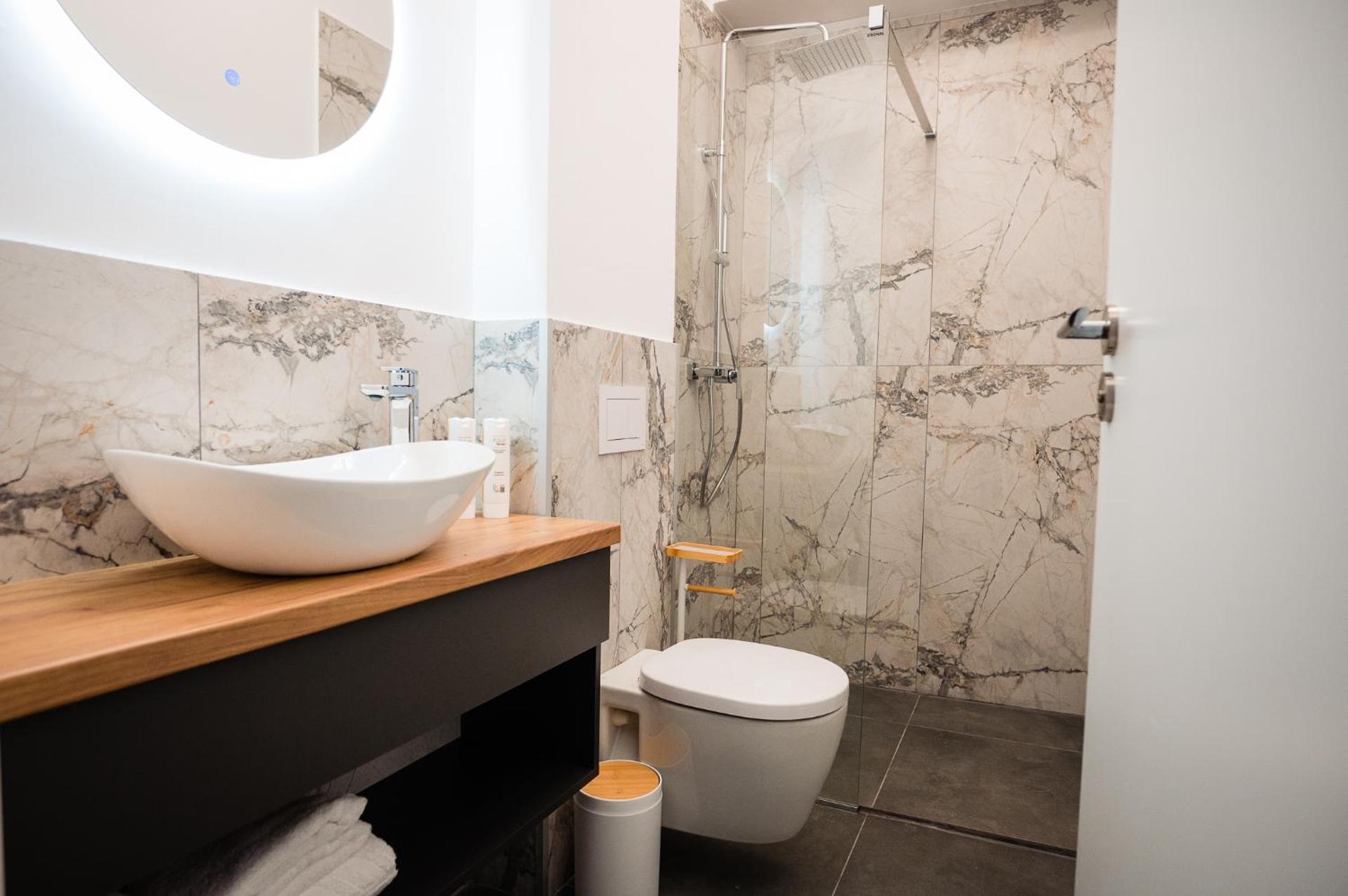 Fly&stay at George`s