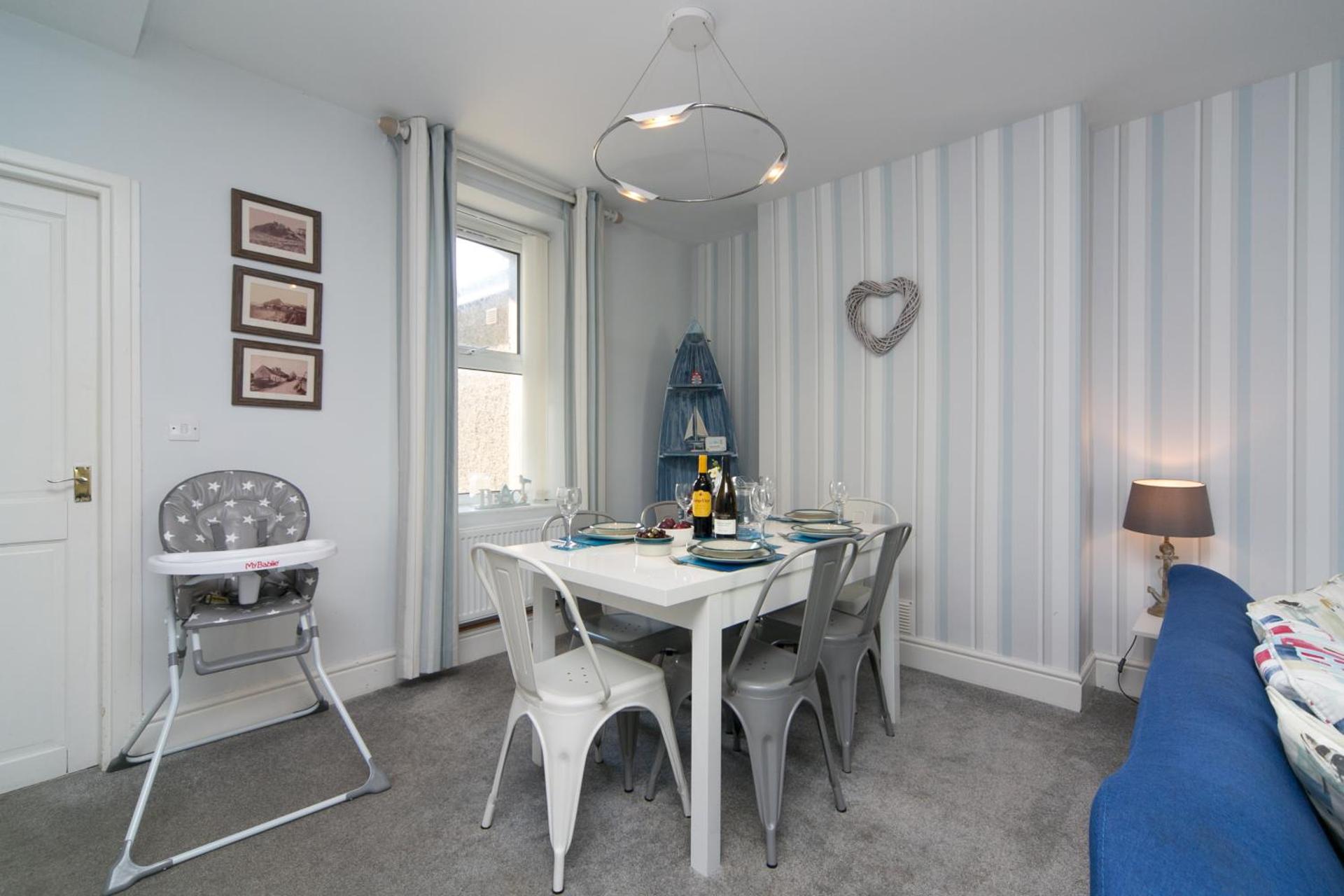 Cosy seaside cottage