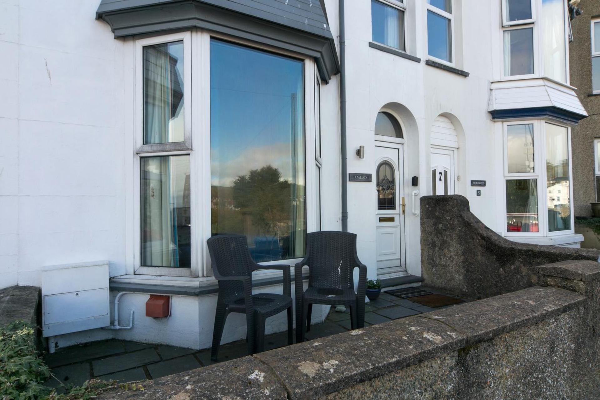 6 Afallon, Beachside holiday house