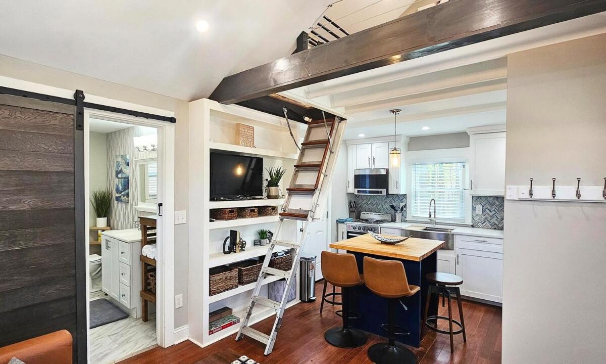 Private Atlanta Tiny House with Mini Golf