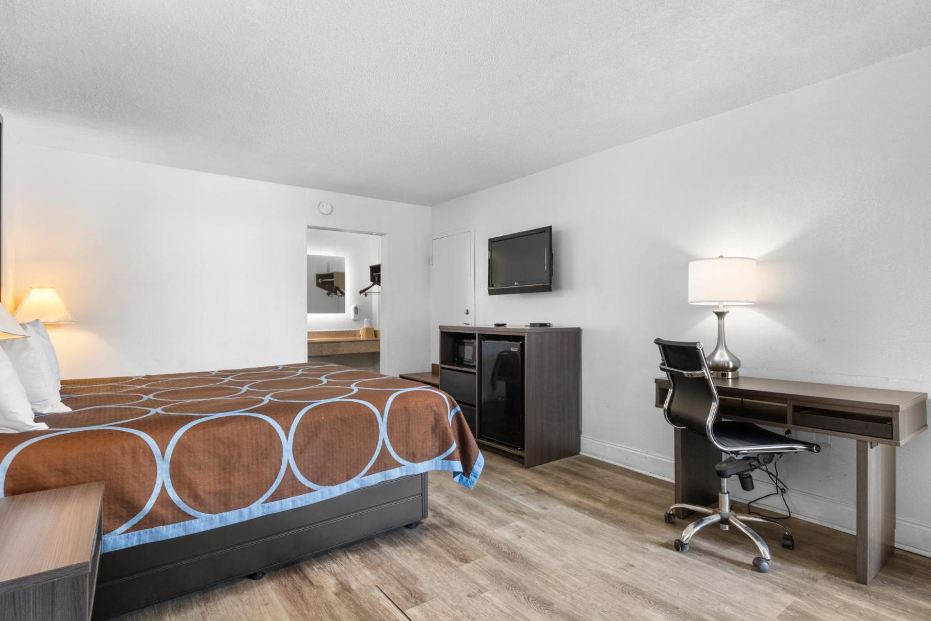 King Room - Non-Smoking