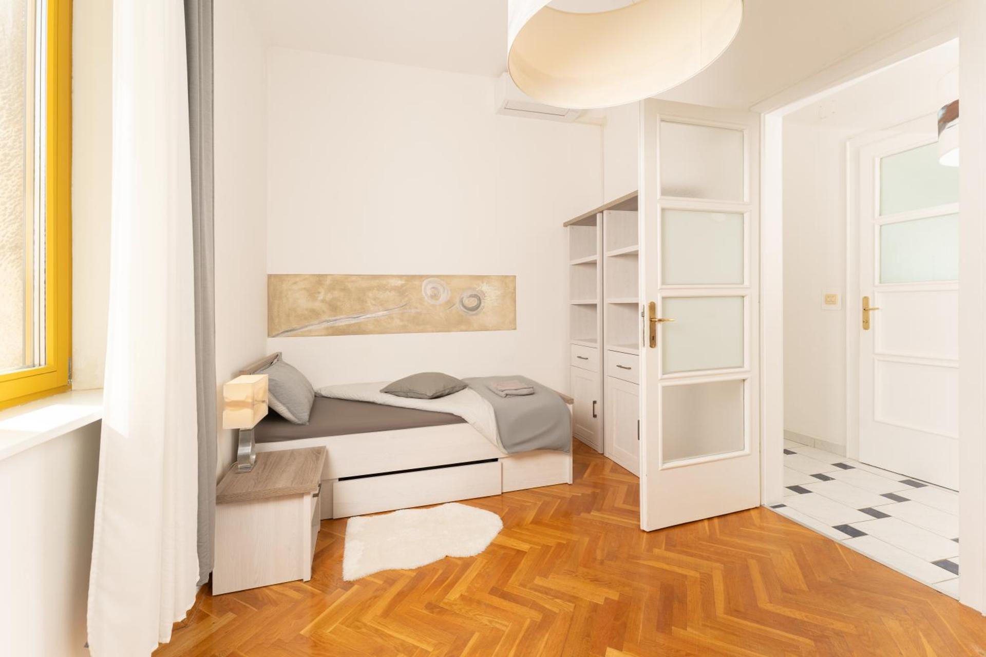 Artistic luxury flat with Colosseum view