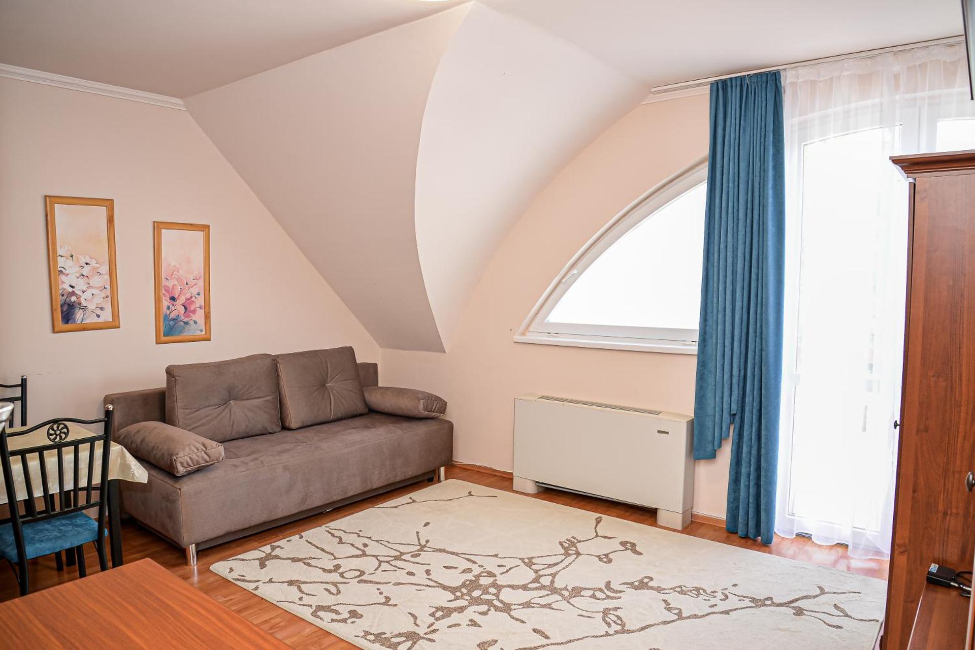 One-Bedroom Apartment with Balcony