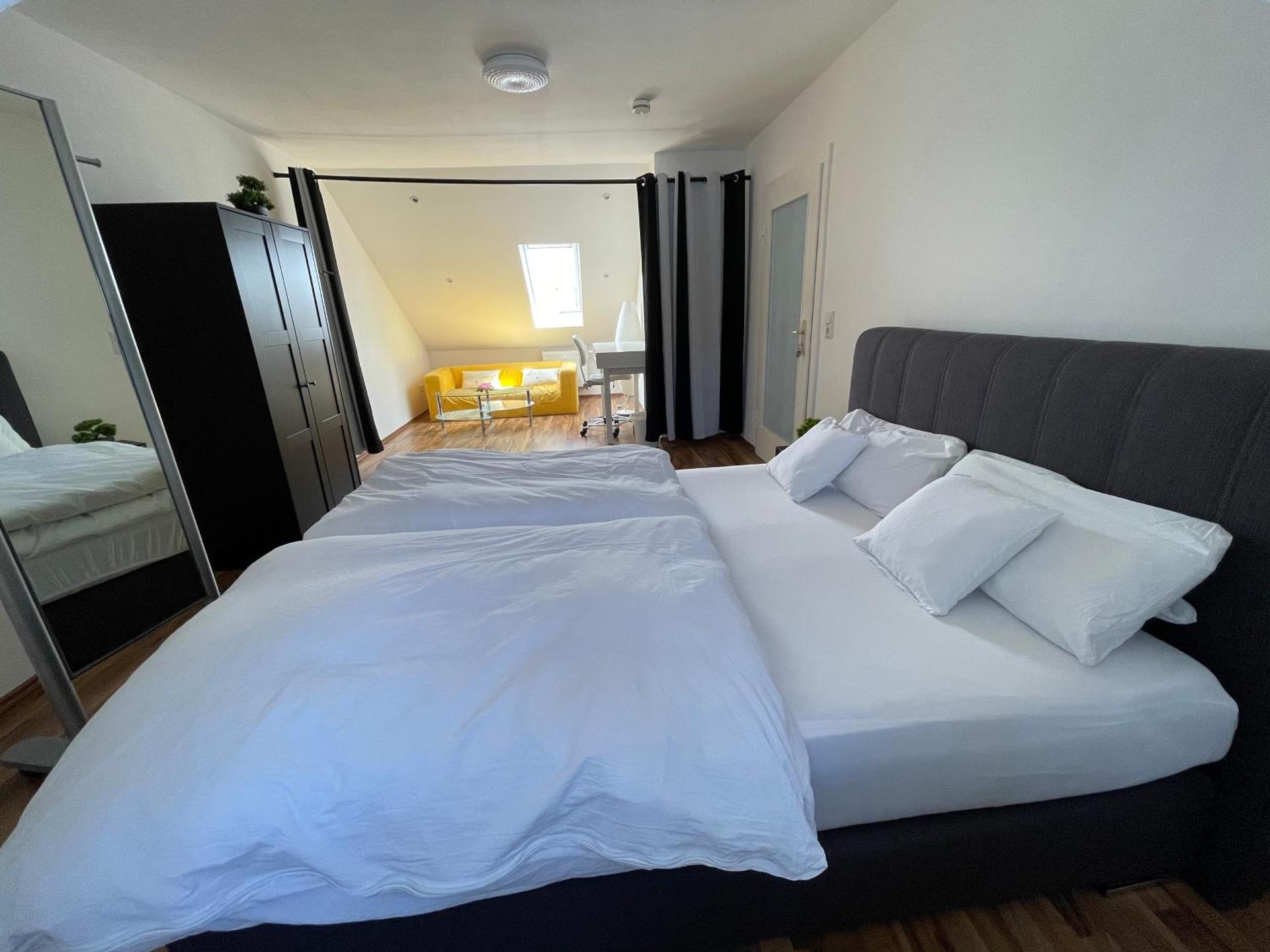 Geräumiges Komfort-Schlafzimmer im Zentrum von Kassel