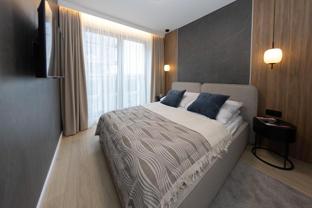 EASY RENT- Wieniawska4U Centrum, Free Parking