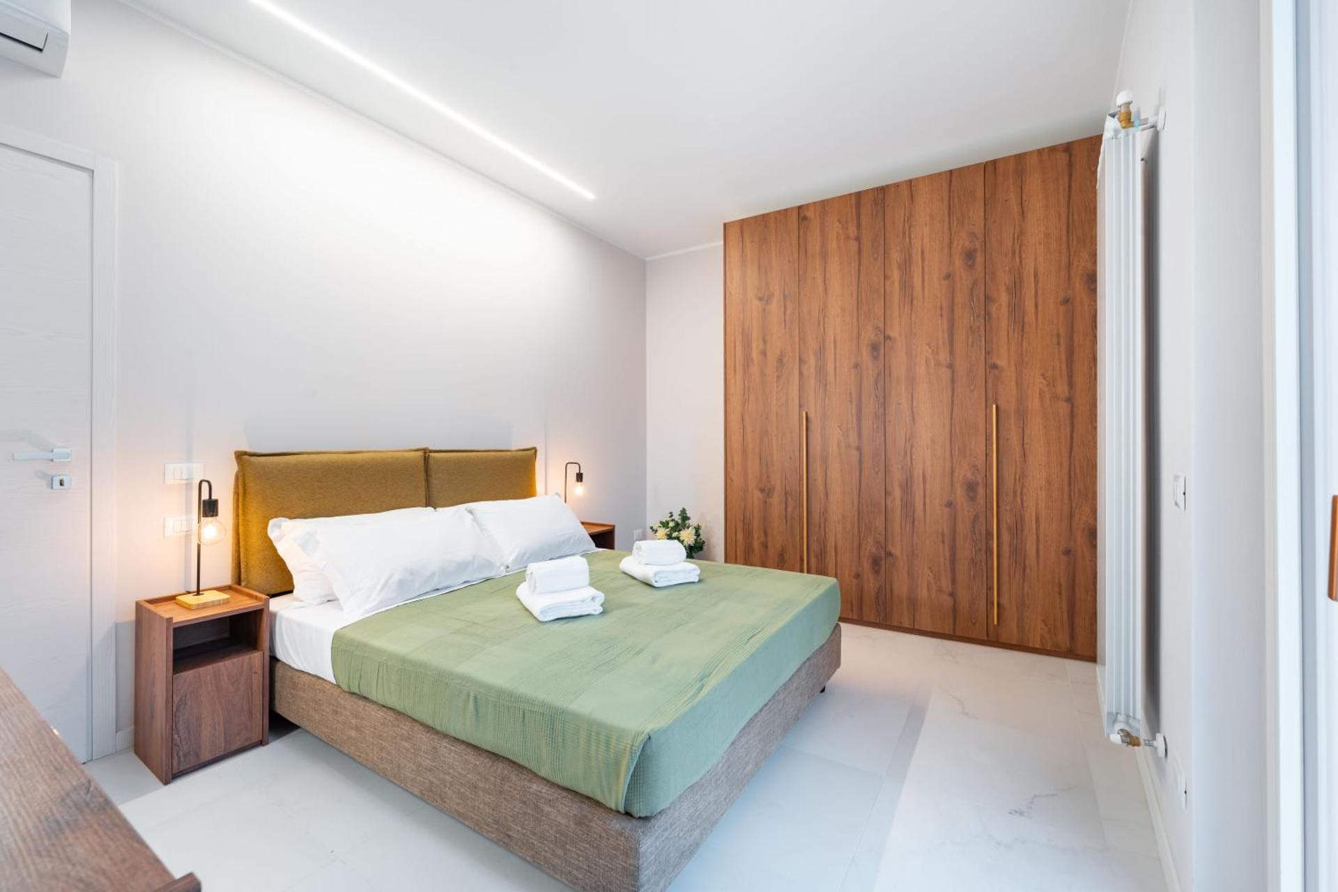 One-Bedroom Apartment with Balcony