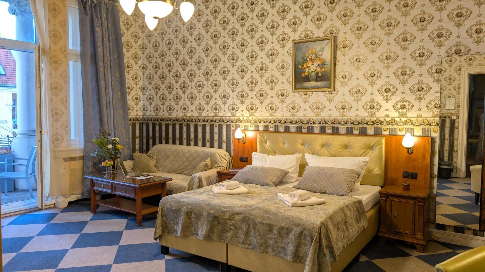 Photo of the whole room