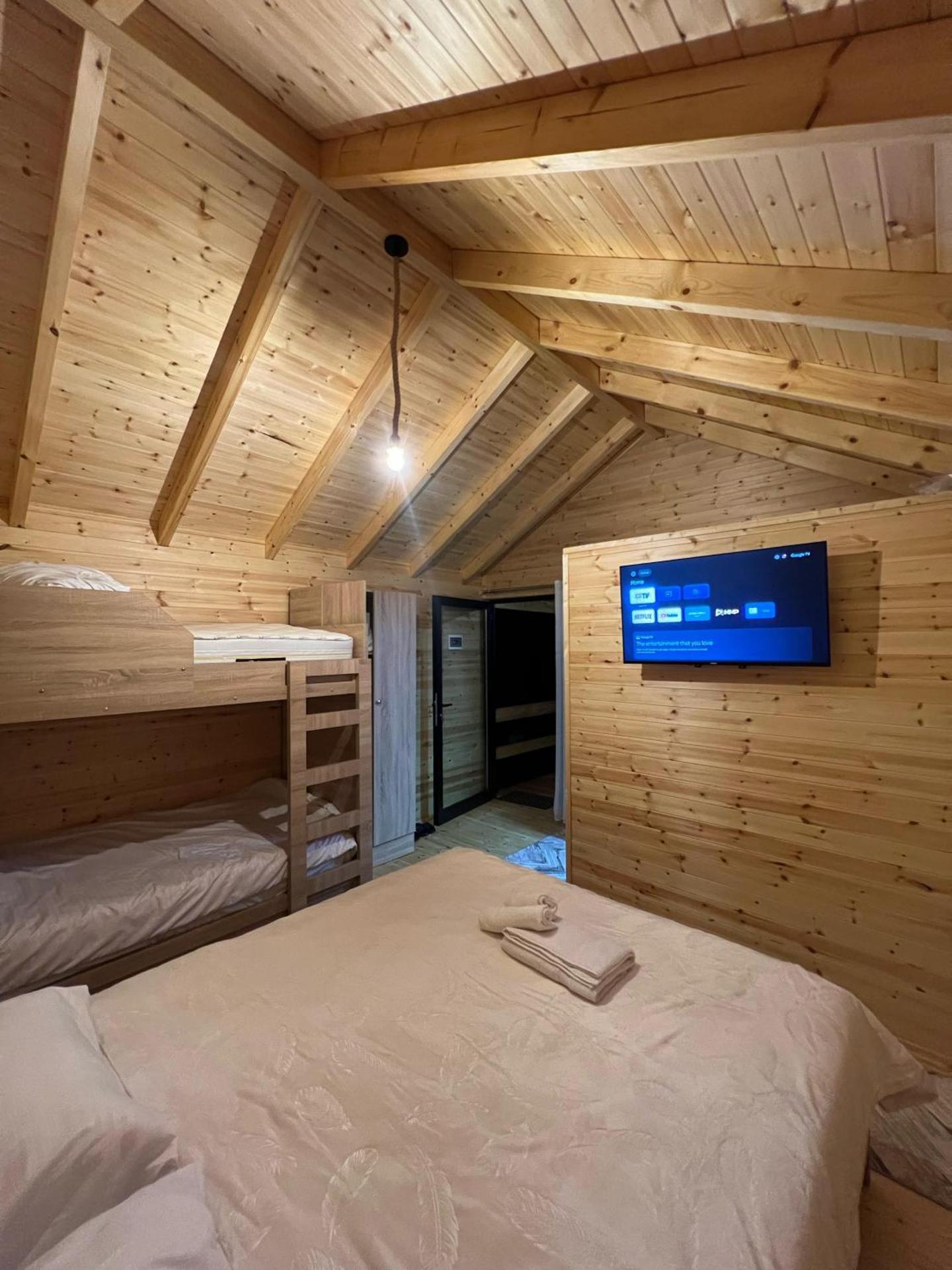 Hotel Restorant Natyra Diber Camping