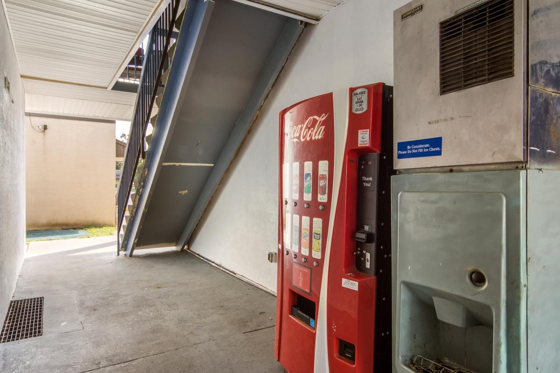 Motel 6-Warner Robins, GA