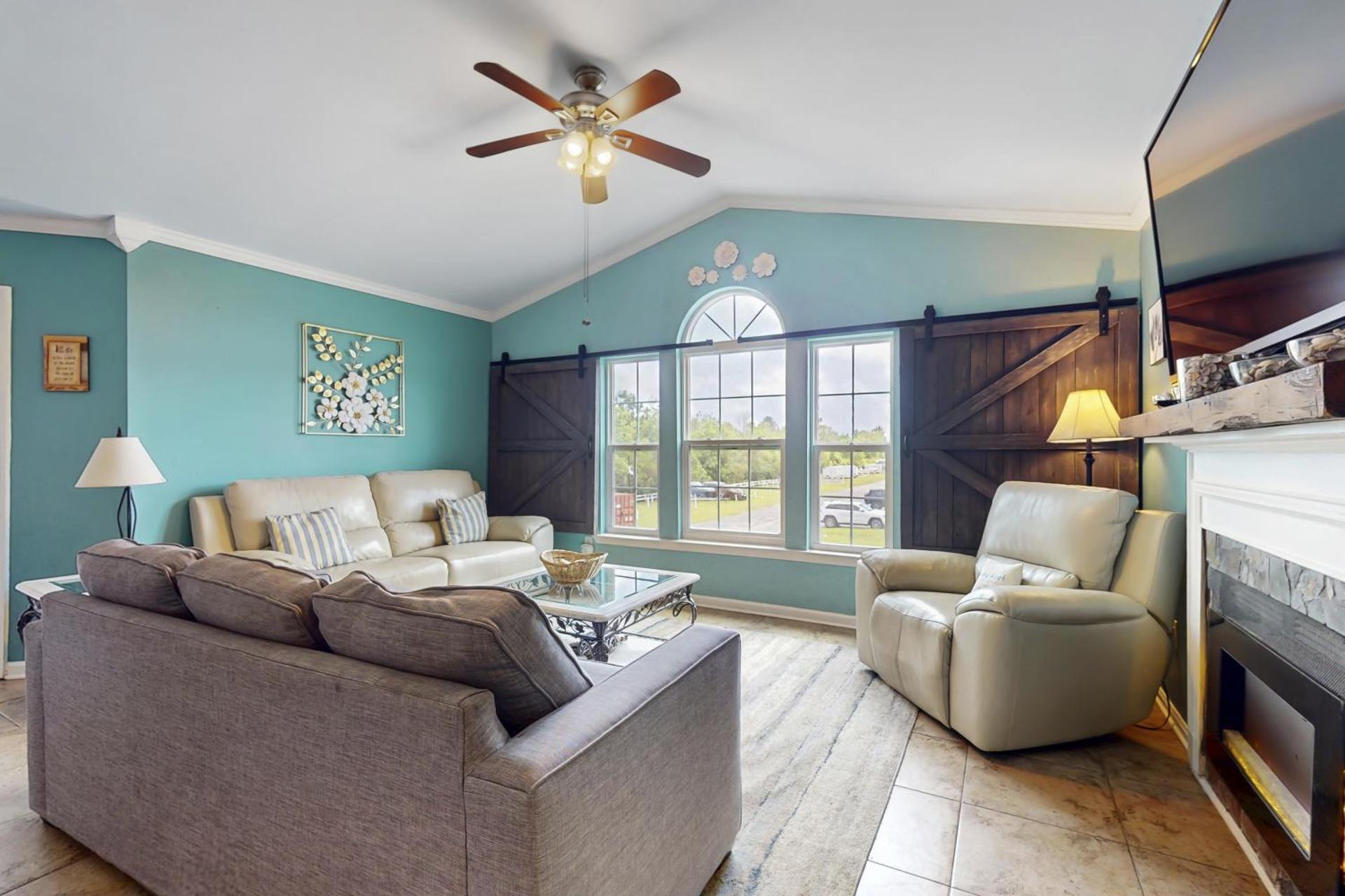 Colony Club U4 - Southern Gulf Charm