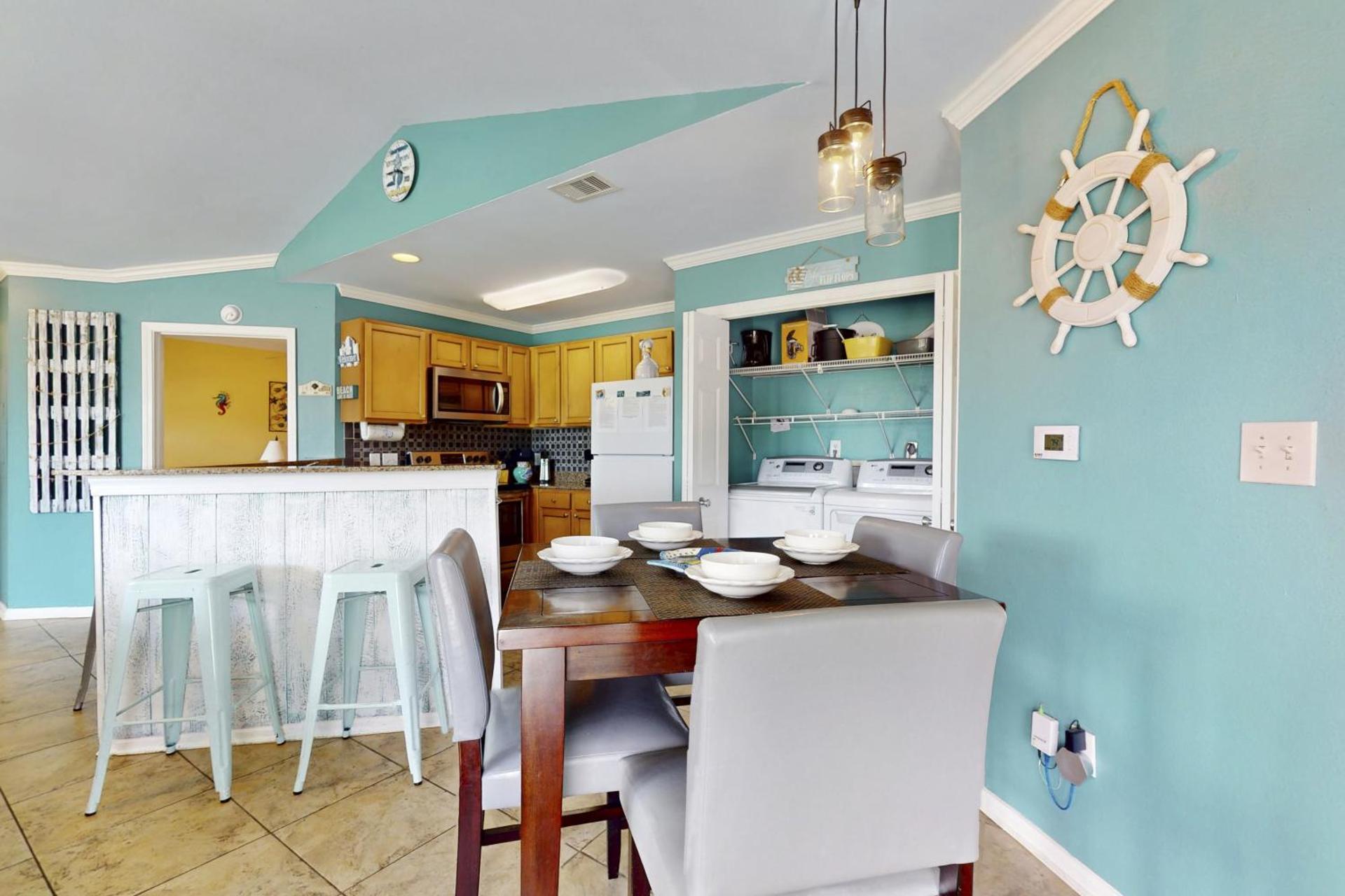 Colony Club U4 - Southern Gulf Charm