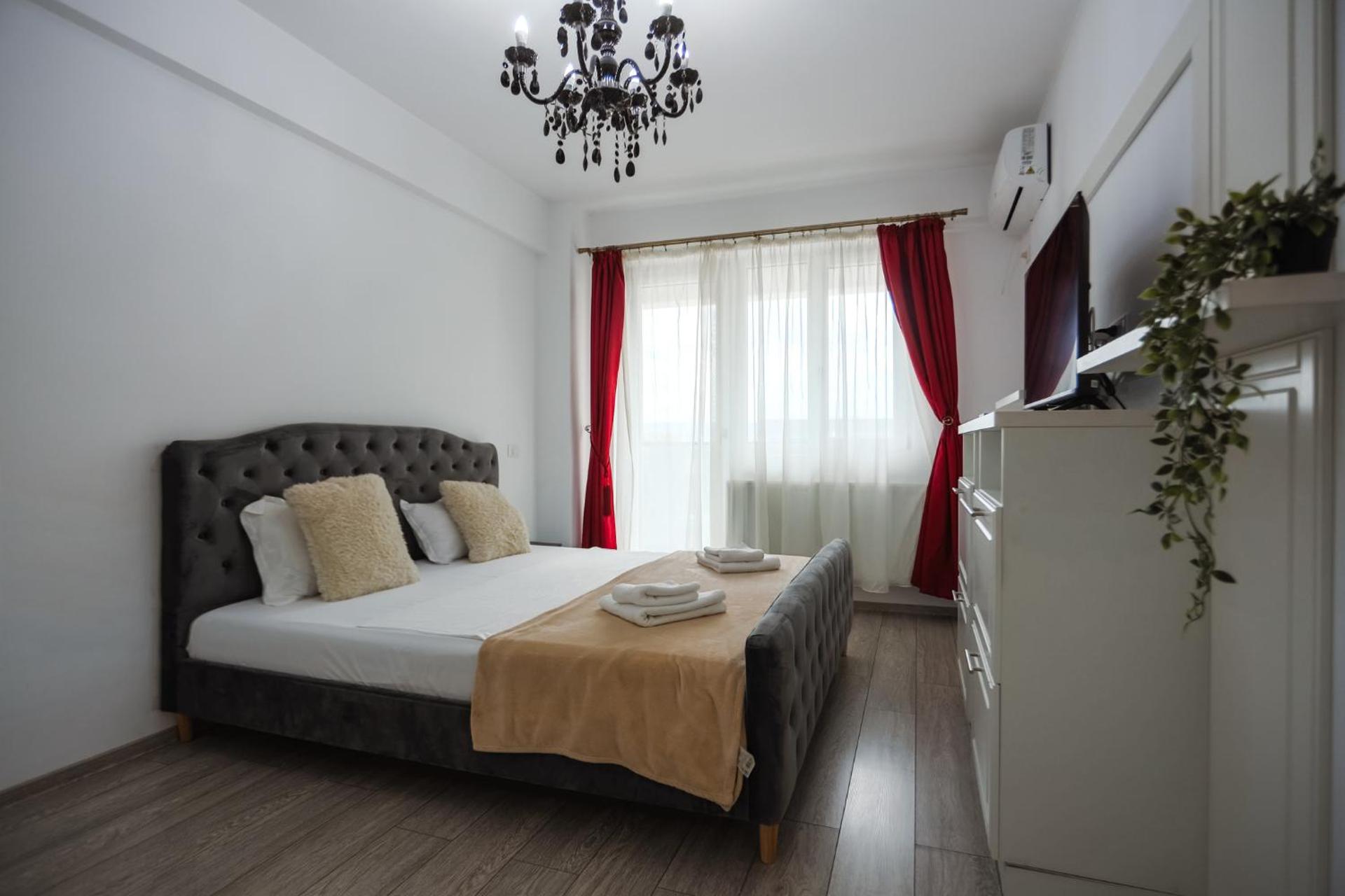 Q Apartament near Palas Mall