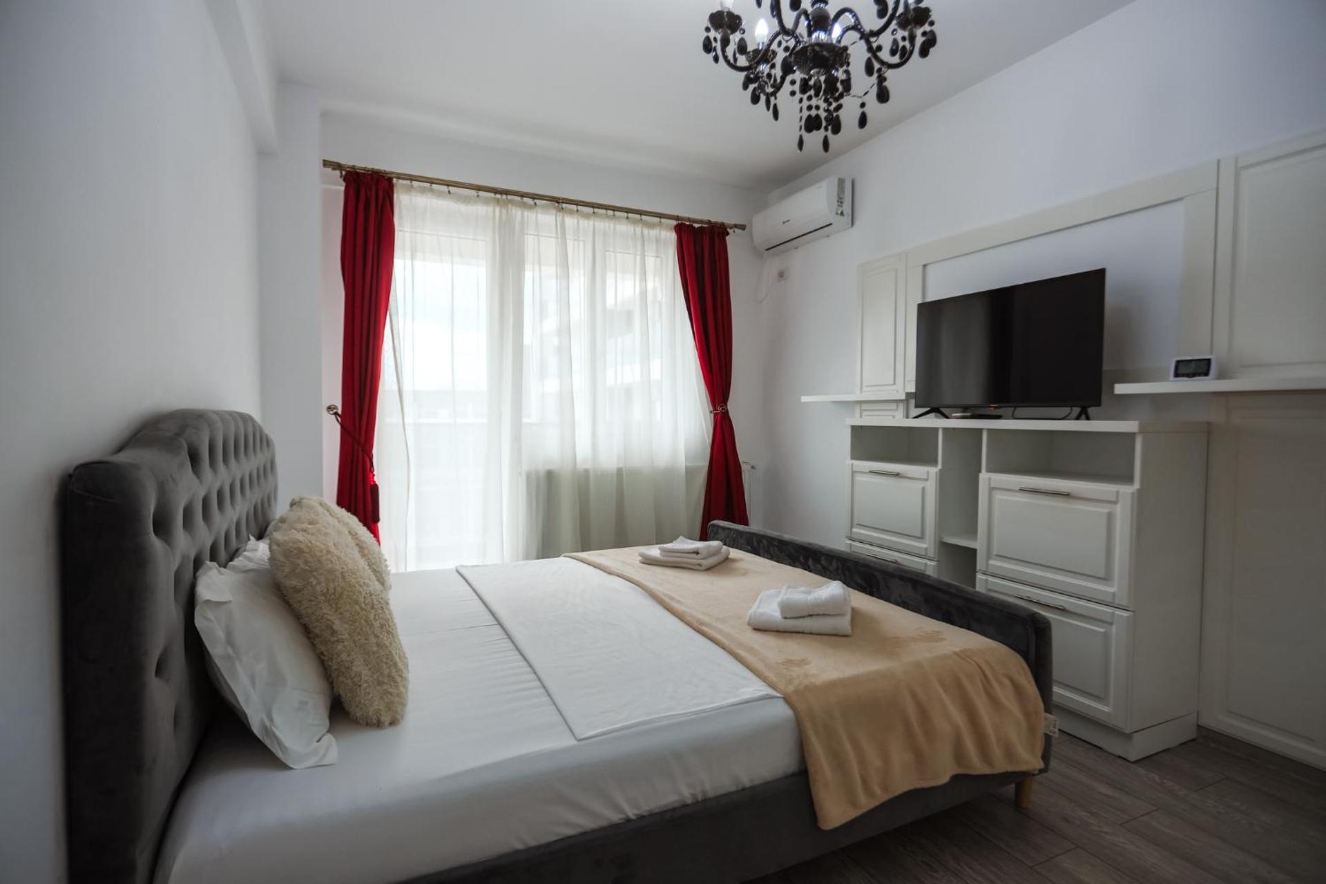 Q Apartament near Palas Mall