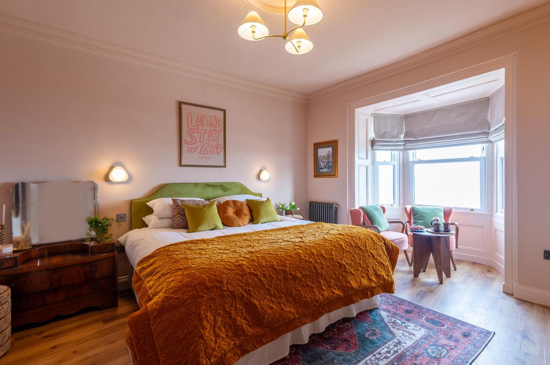 Communal lounge/ TV room