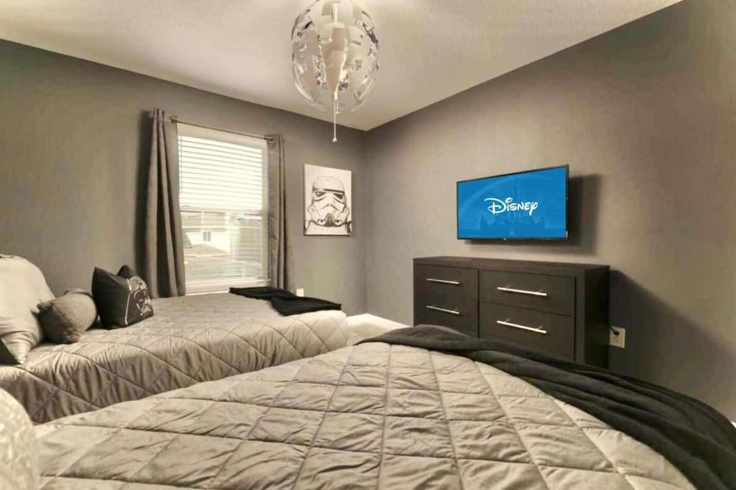 Your 4-Bedroom Getaway, Only 9 Miles from Disney