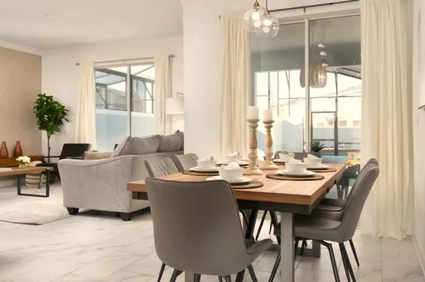 Your 4-Bedroom Getaway, Only 9 Miles from Disney