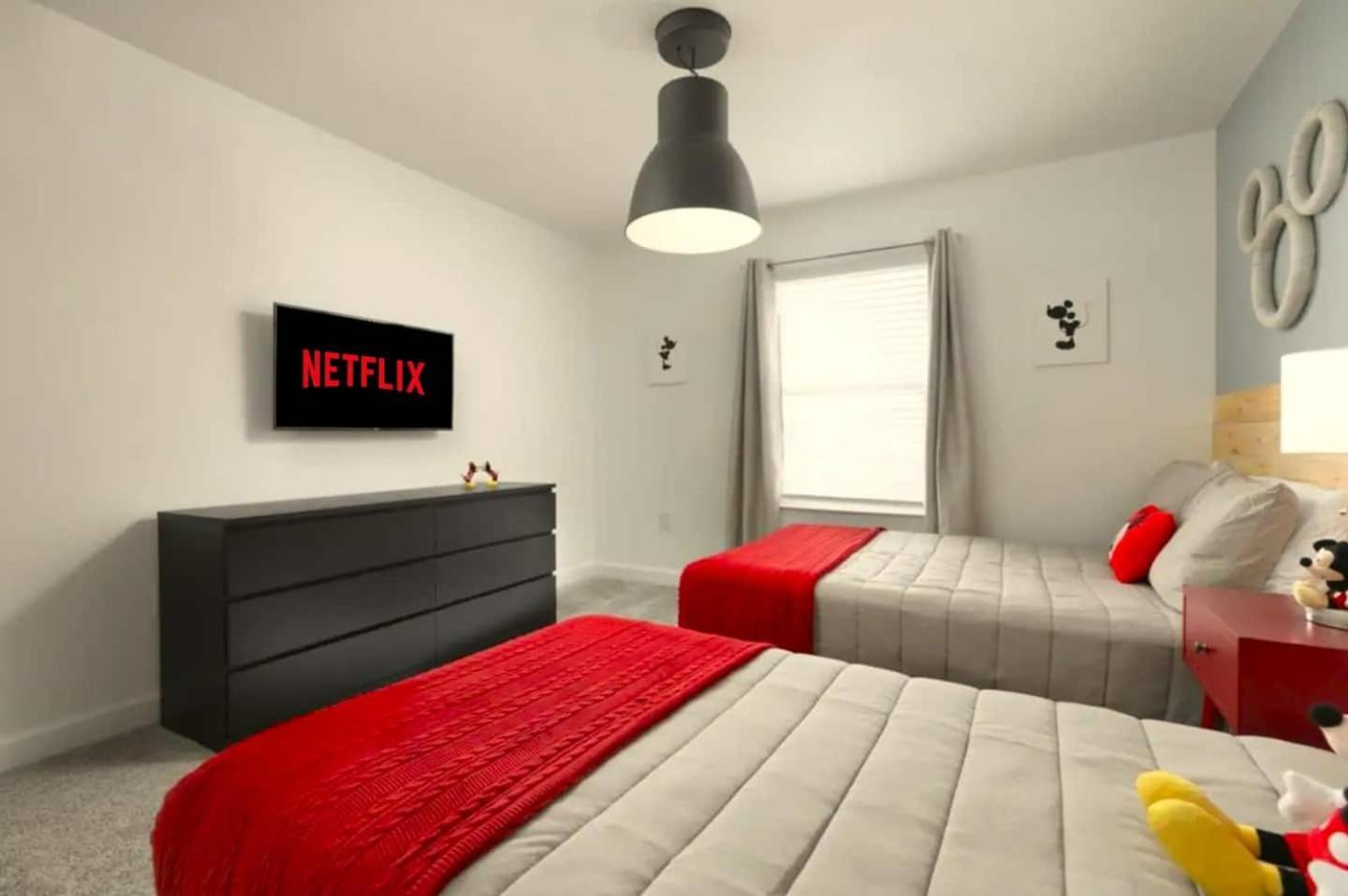 Your 4-Bedroom Getaway, Only 9 Miles from Disney