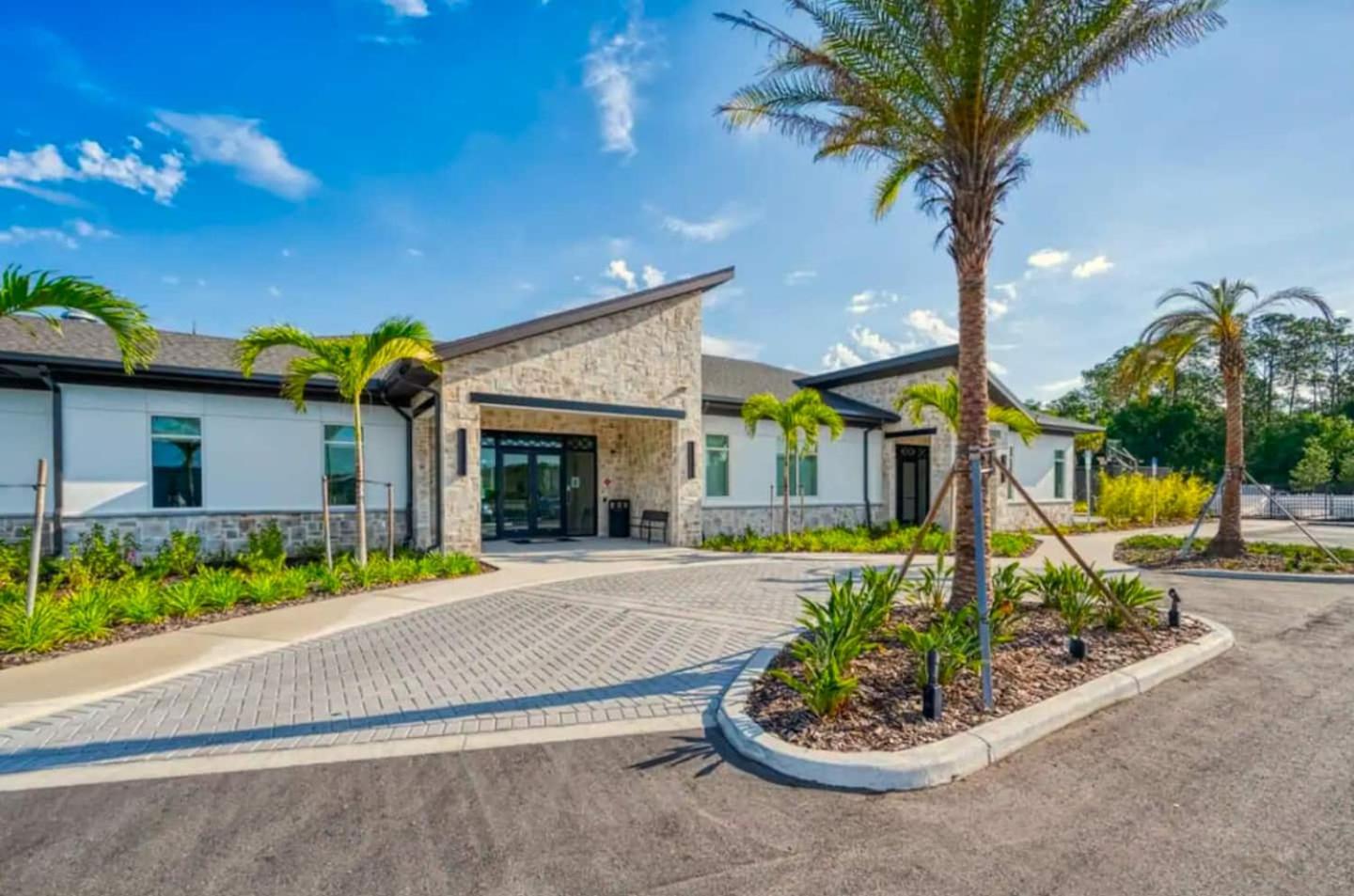 Your 4-Bedroom Getaway, Only 9 Miles from Disney