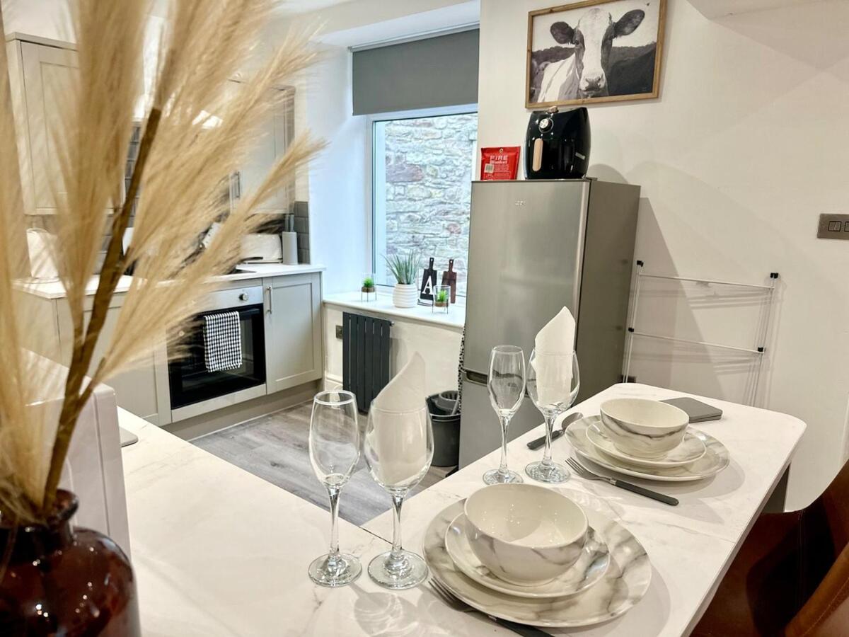 Brecon beacons Cottage with Cinema Room sleeps 5