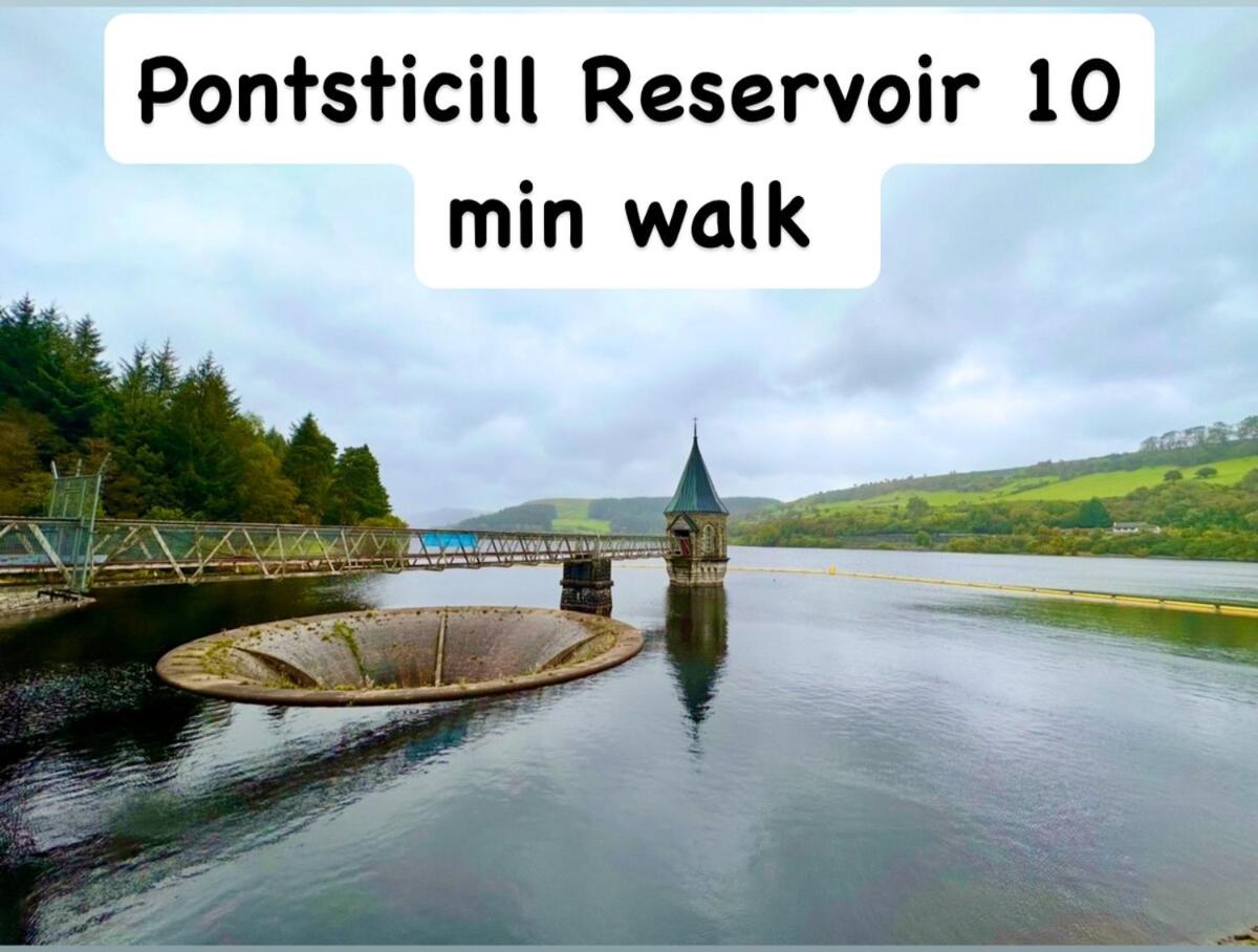 Brecon beacons Cottage with Cinema Room sleeps 5