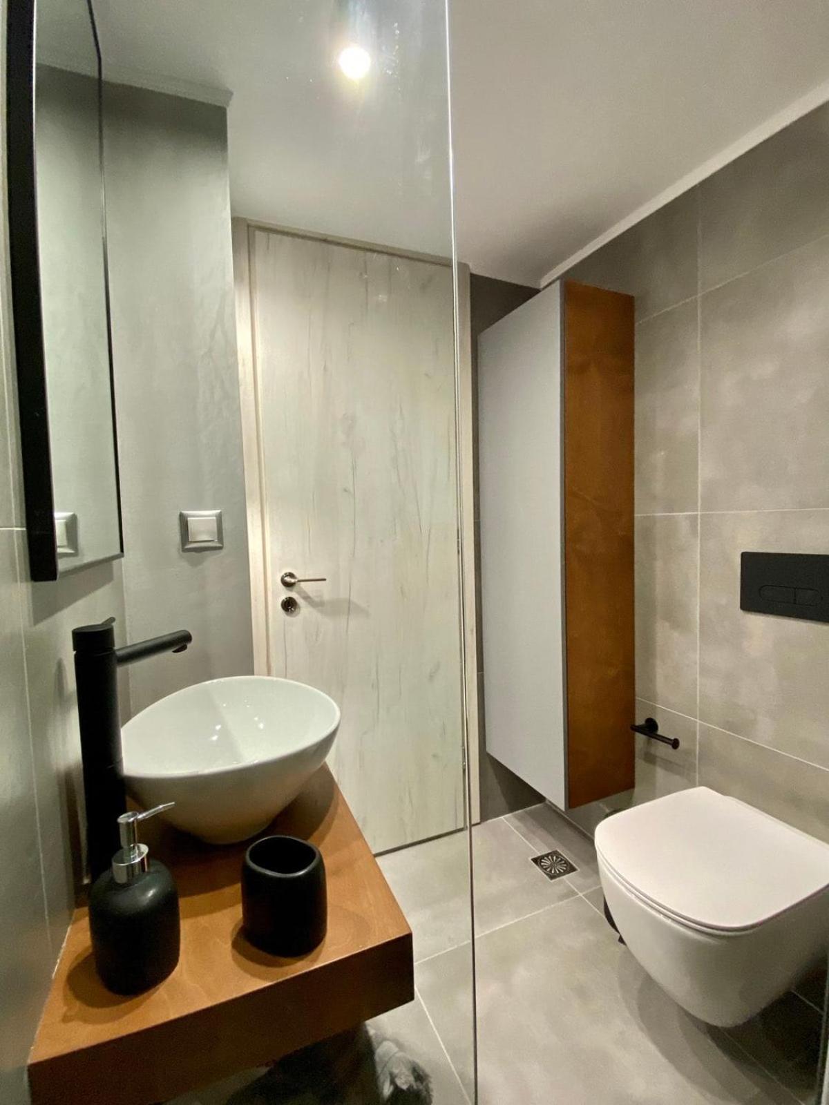 Downtown modern luxurious apartment