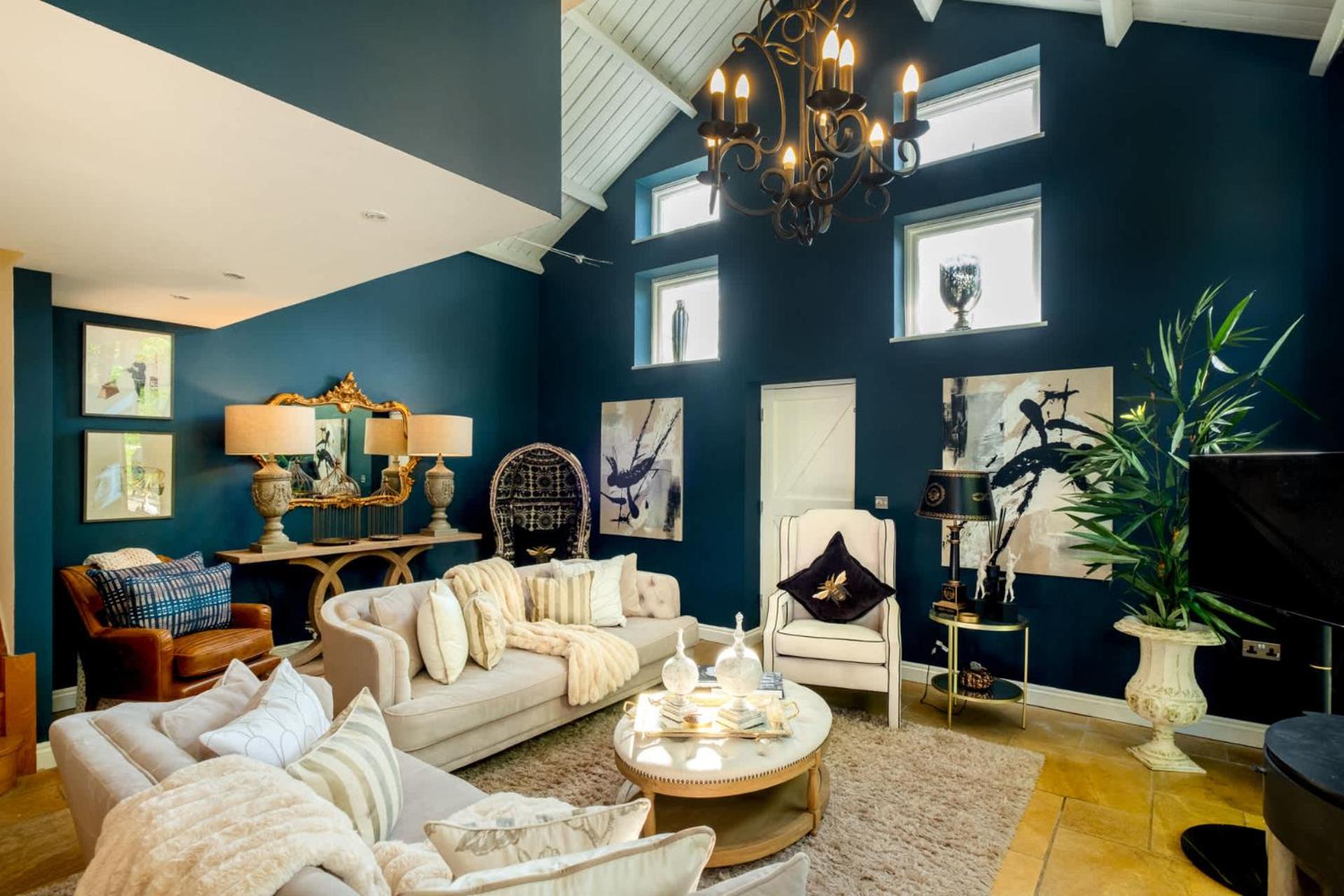 Campden Barn - Exclusive Home with Hot Tub