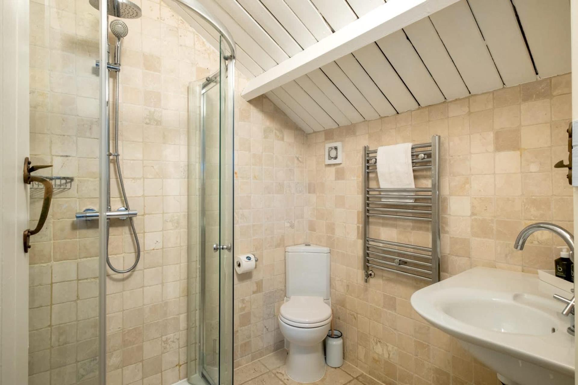 Campden Barn - Exclusive Home with Hot Tub