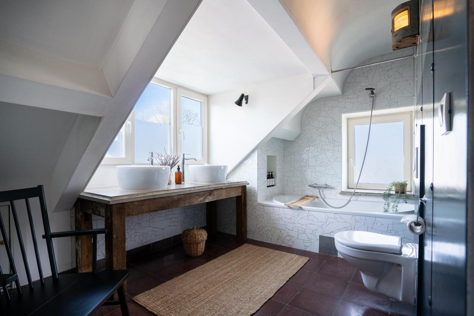 Maas Suites - The French House