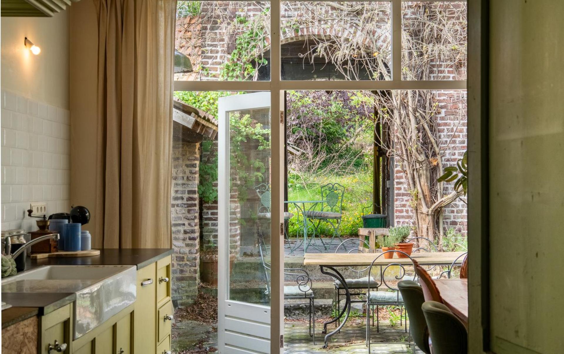 Maas Suites - The French House