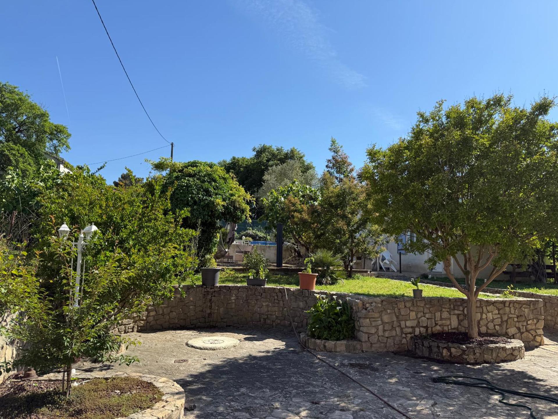 Gite climatisé avec piscine sur les hauteurs de Bollene