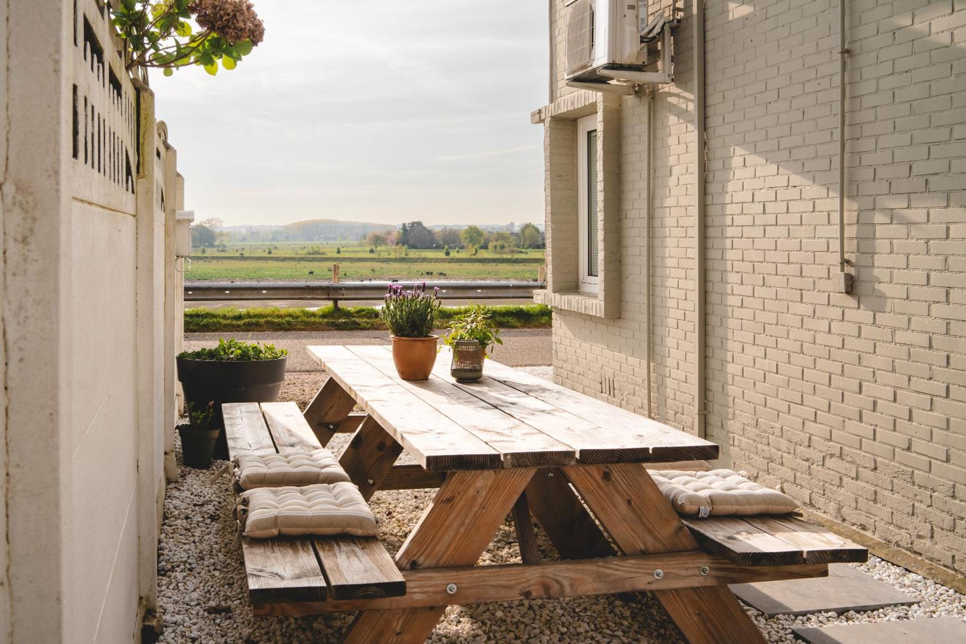 Maas Suites - The River House with private sauna