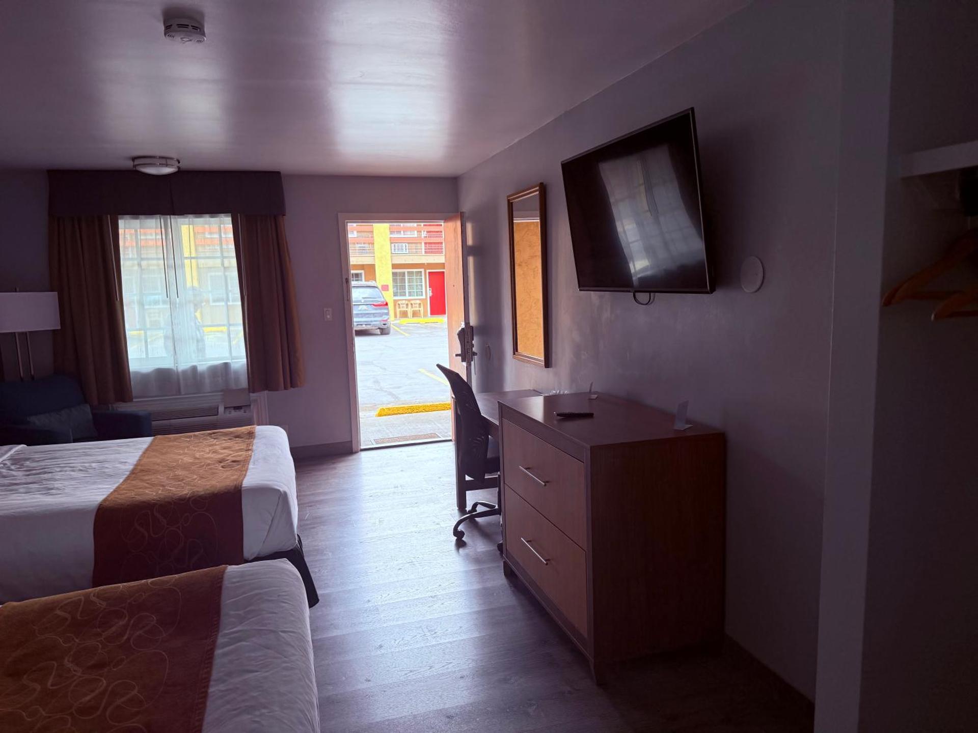 Queen Room with Two Queen Beds - Non-Smoking