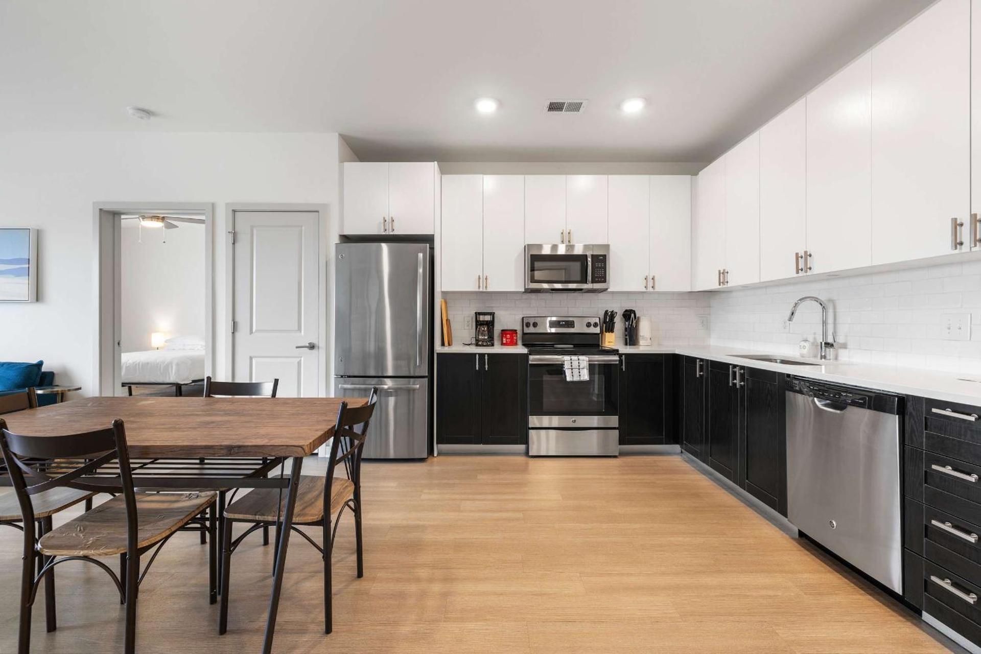 Modern Nulu 2BR CozySuites 07