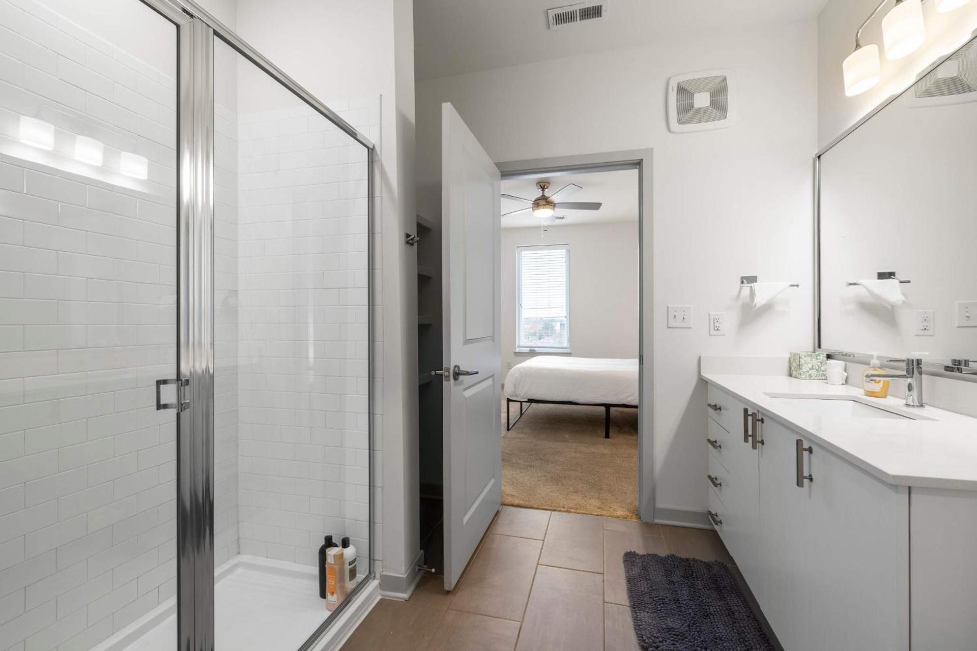 Modern Nulu 2BR CozySuites 07