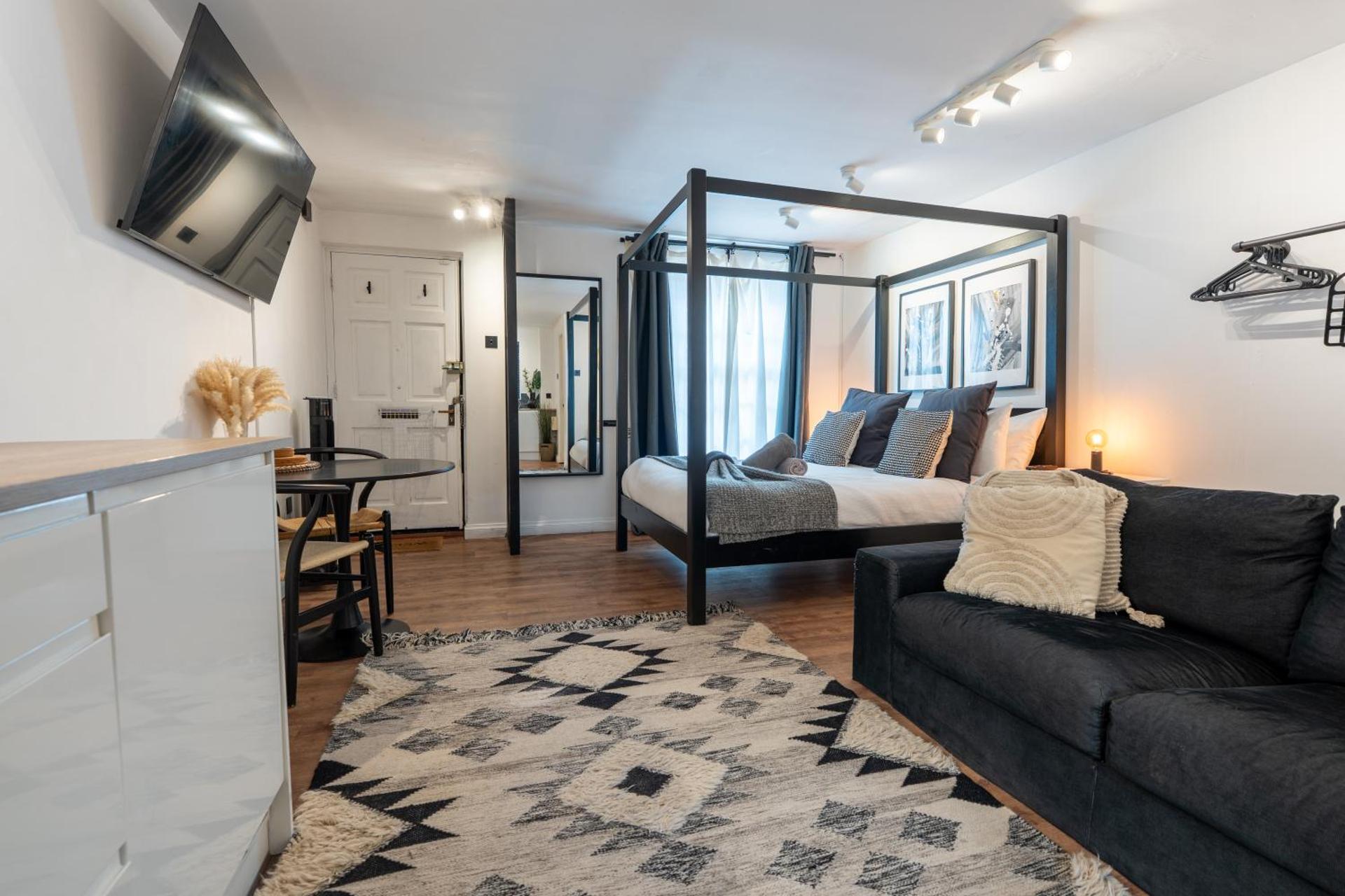 Ultra Modern Studio Apartment, in Central Exeter