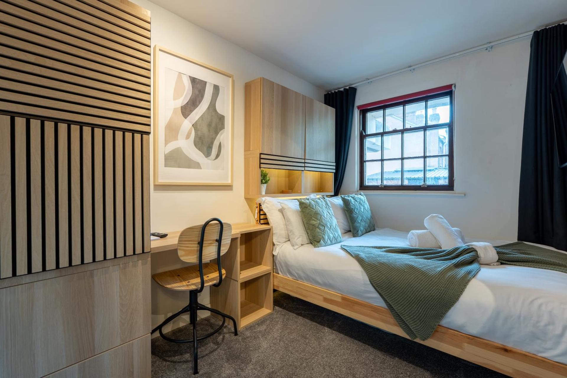 Stunning 2 bed apartment, in the heart of Exeter!