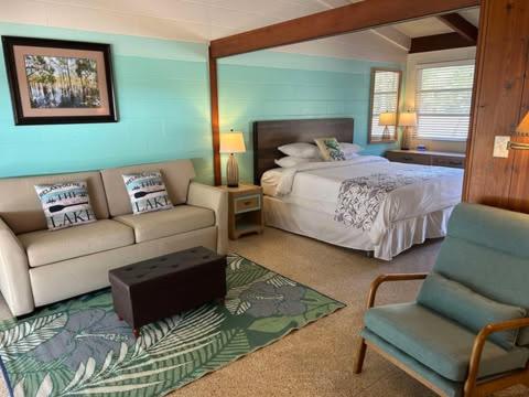 Tropical Marina & Resort on Lake Beresford